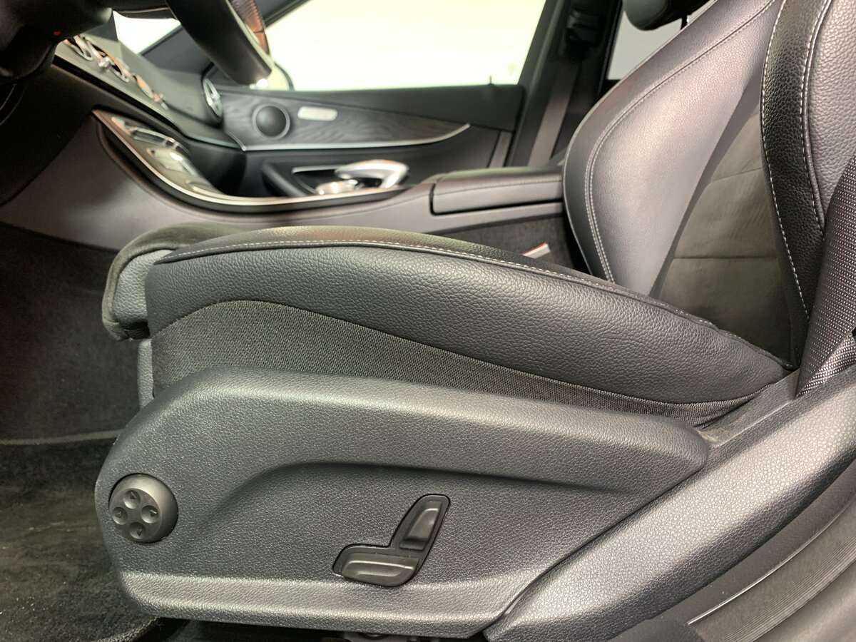 Б/У Мерседес-Бенц Е-Класс 2018 года. Фото: #18