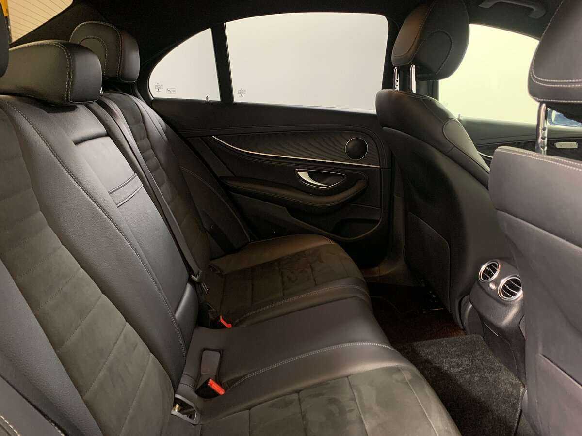 Б/У Мерседес-Бенц Е-Класс 2018 года. Фото: #19