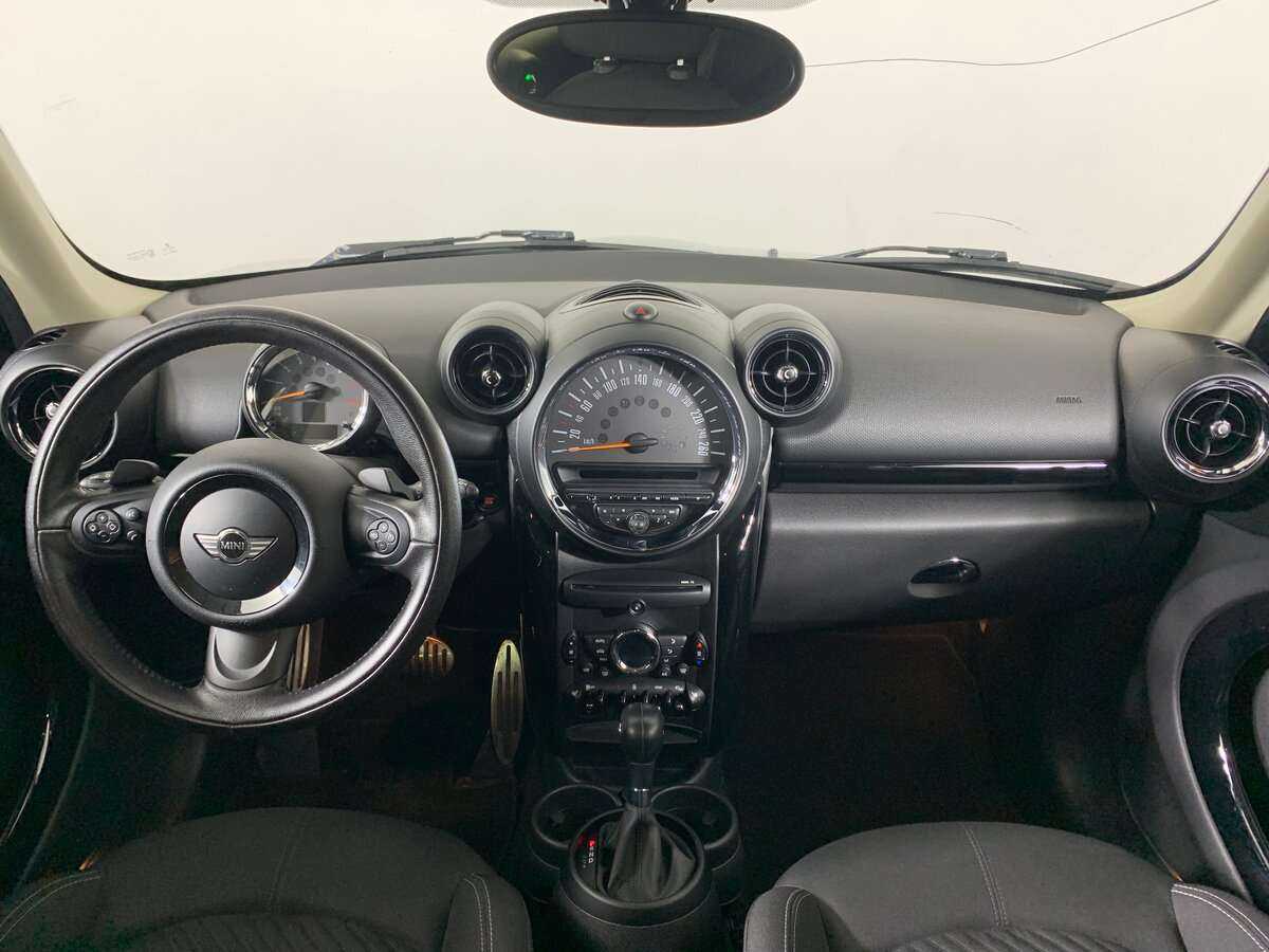 Б/У Мини Каунтримэн 2016 года. Фото: #9