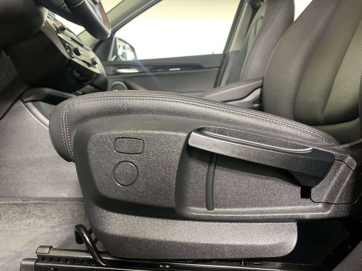 Б/У БМВ Икс1 2020 года. Фото: #13