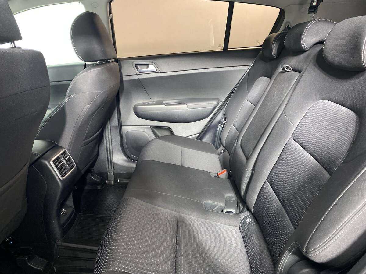 Б/У Киа Спортейдж 2021 года. Фото: #9