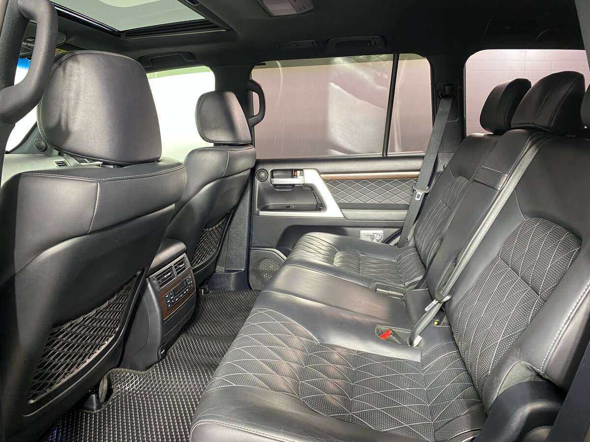 Б/У Тойота Лэнд Крузер 2017 года. Фото: #5