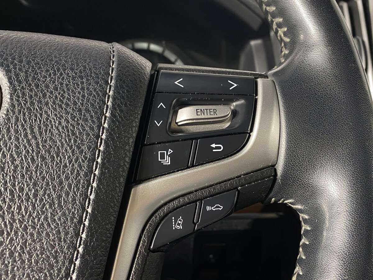 Б/У Тойота Лэнд Крузер 2017 года. Фото: #9