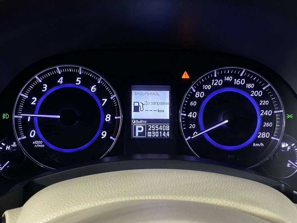 Б/У Инфинити Ф-Икс 2011 года. Фото: #16