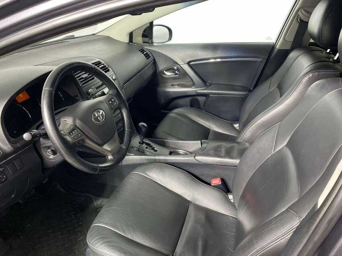 Б/У Тойота Авенсис 2009 года. Фото: #8