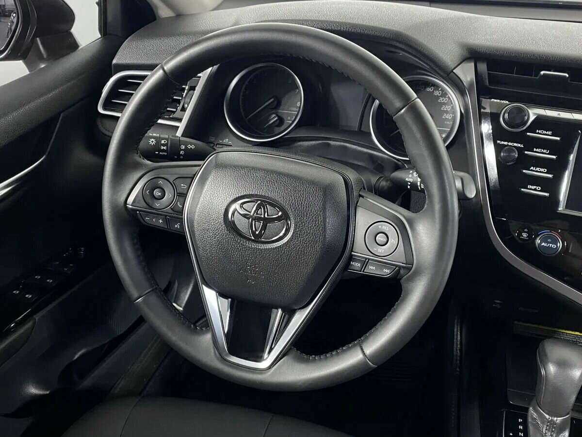 Б/У Тойота Камри 2020 года. Фото: #10