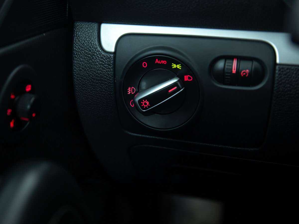 Б/У Фольксваген Сирокко 2011 года. Фото: #15