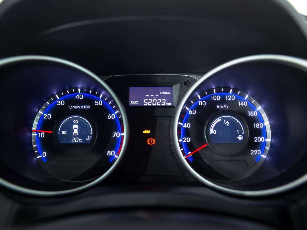 Б/У Хендай ай-икс35 2015 года. Фото: #10