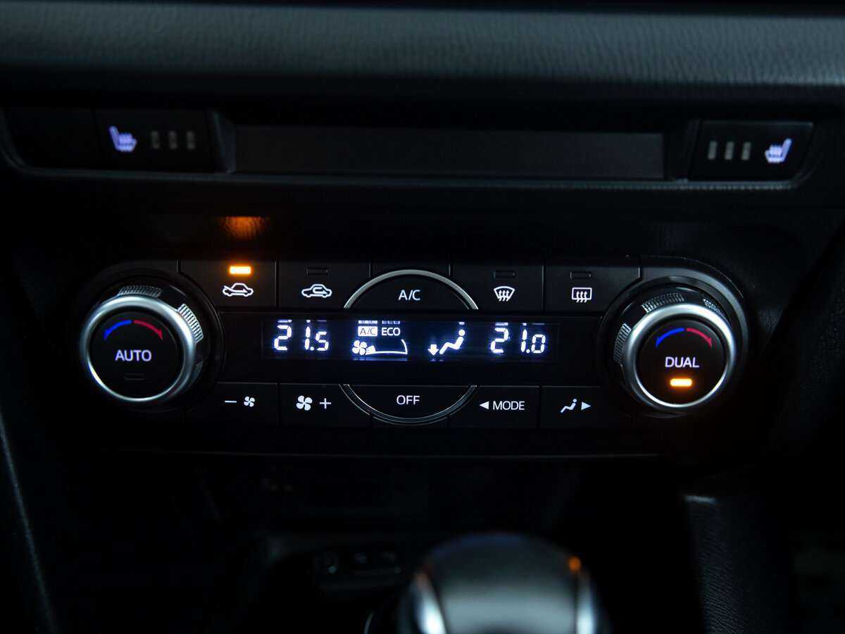 Б/У Мазда 3 2014 года. Фото: #14