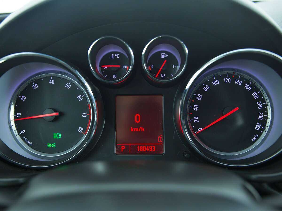 Б/У Опель Инсигния 2009 года. Фото: #10