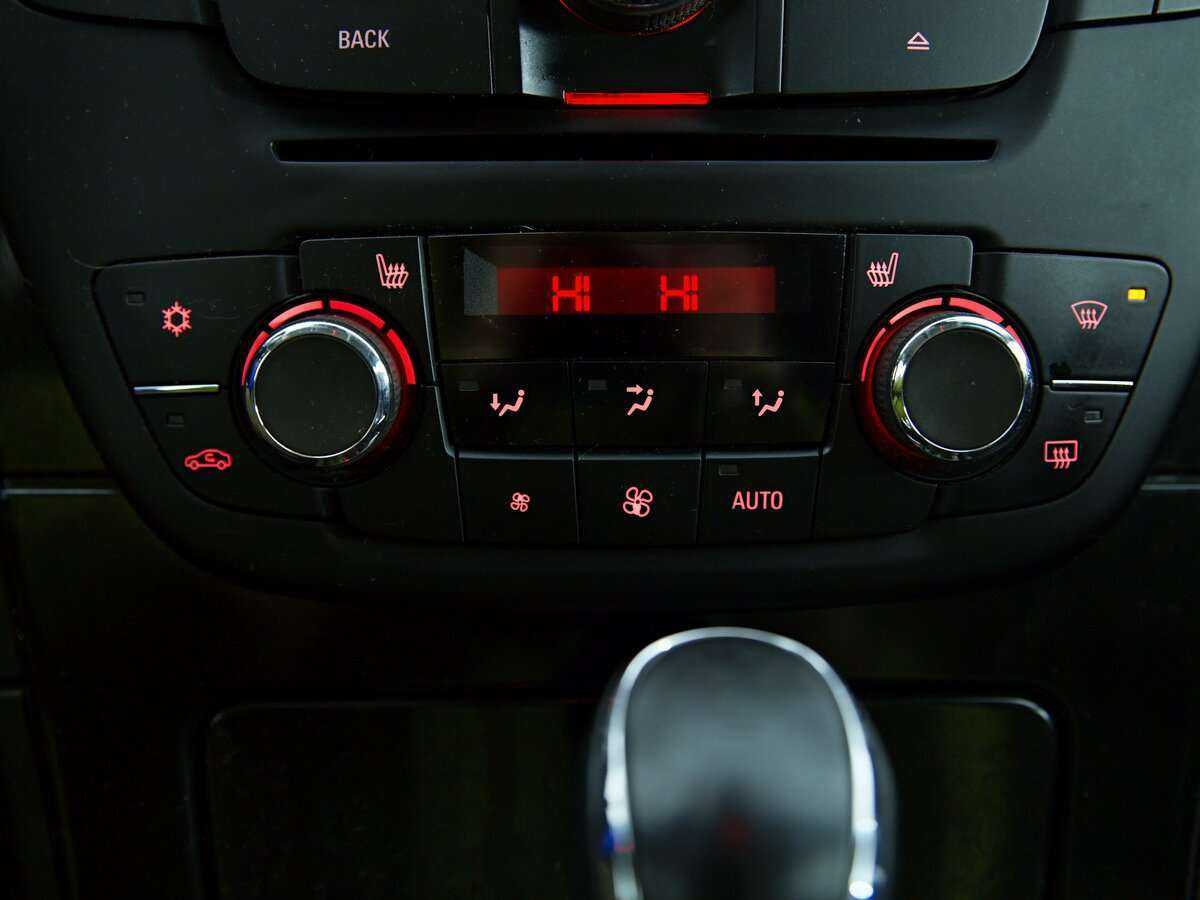 Б/У Опель Инсигния 2009 года. Фото: #14