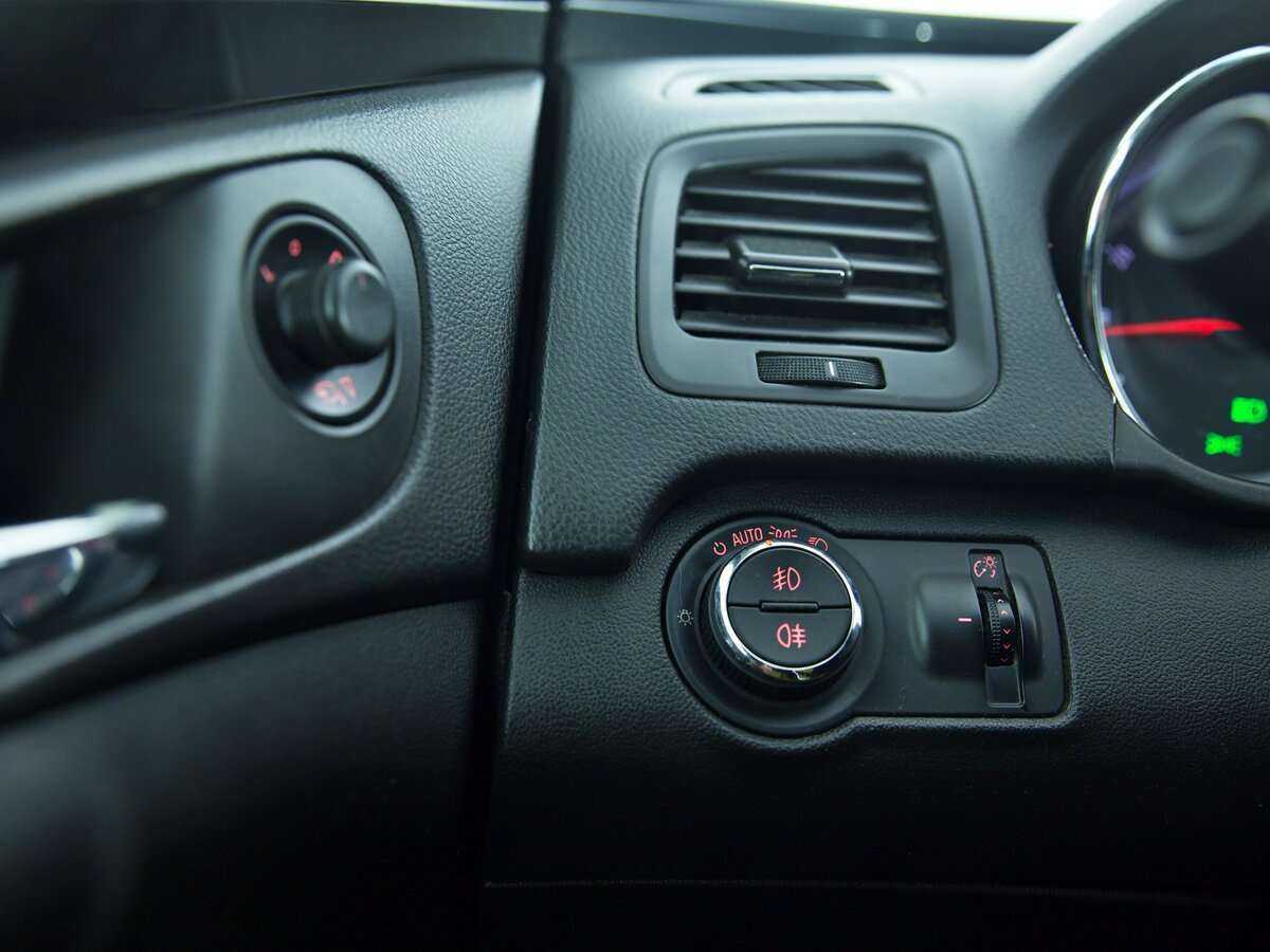 Б/У Опель Инсигния 2009 года. Фото: #17