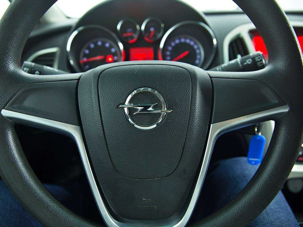 Б/У Опель Астра 2011 года. Фото: #9