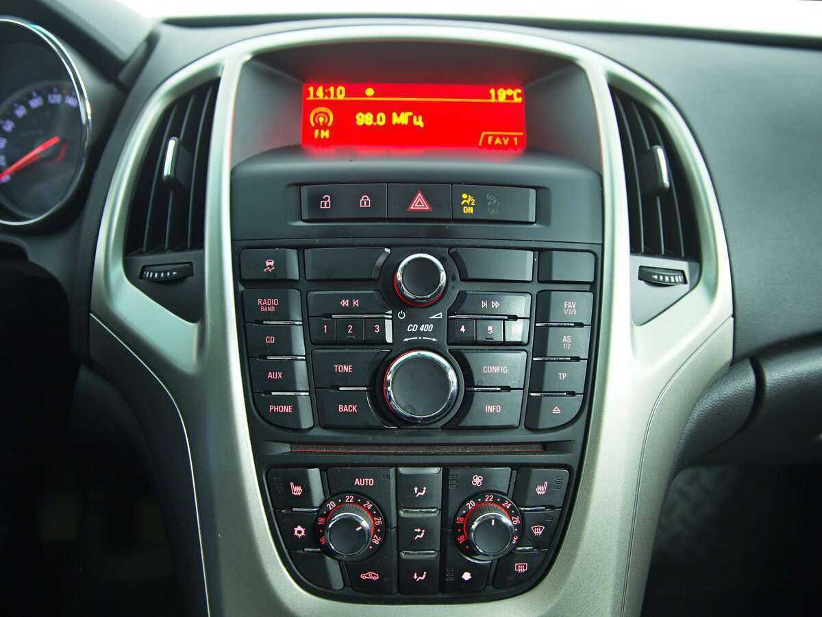 Б/У Опель Астра 2011 года. Фото: #12