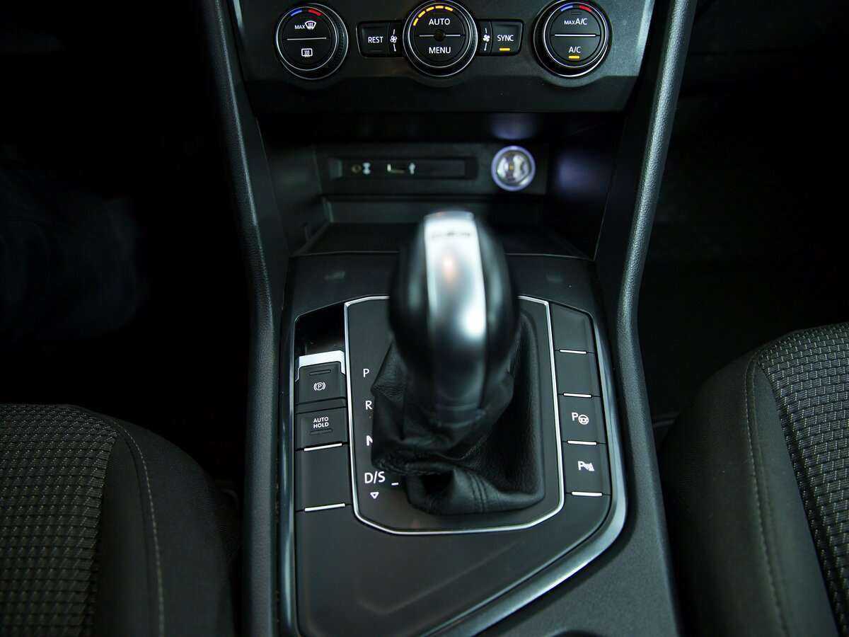 Б/У Фольксваген Тигуан 2017 года. Фото: #16