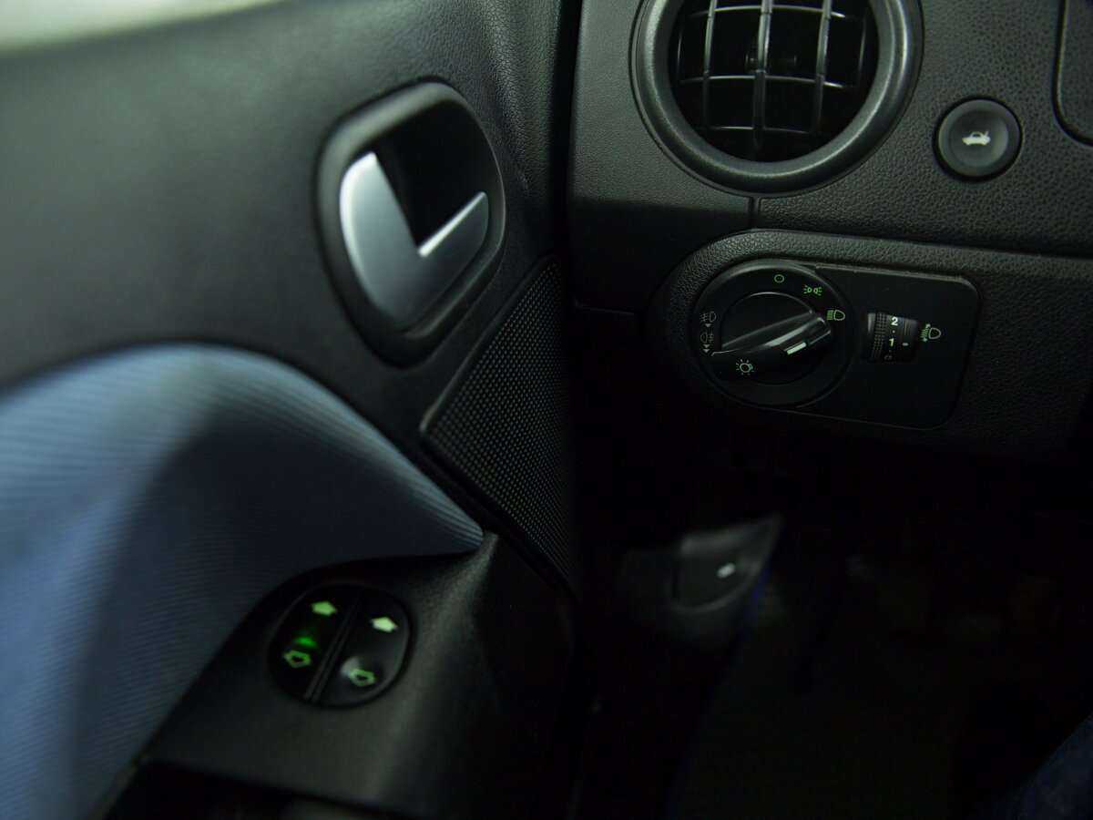 Б/У Форд Фьюжн 2005 года. Фото: #17