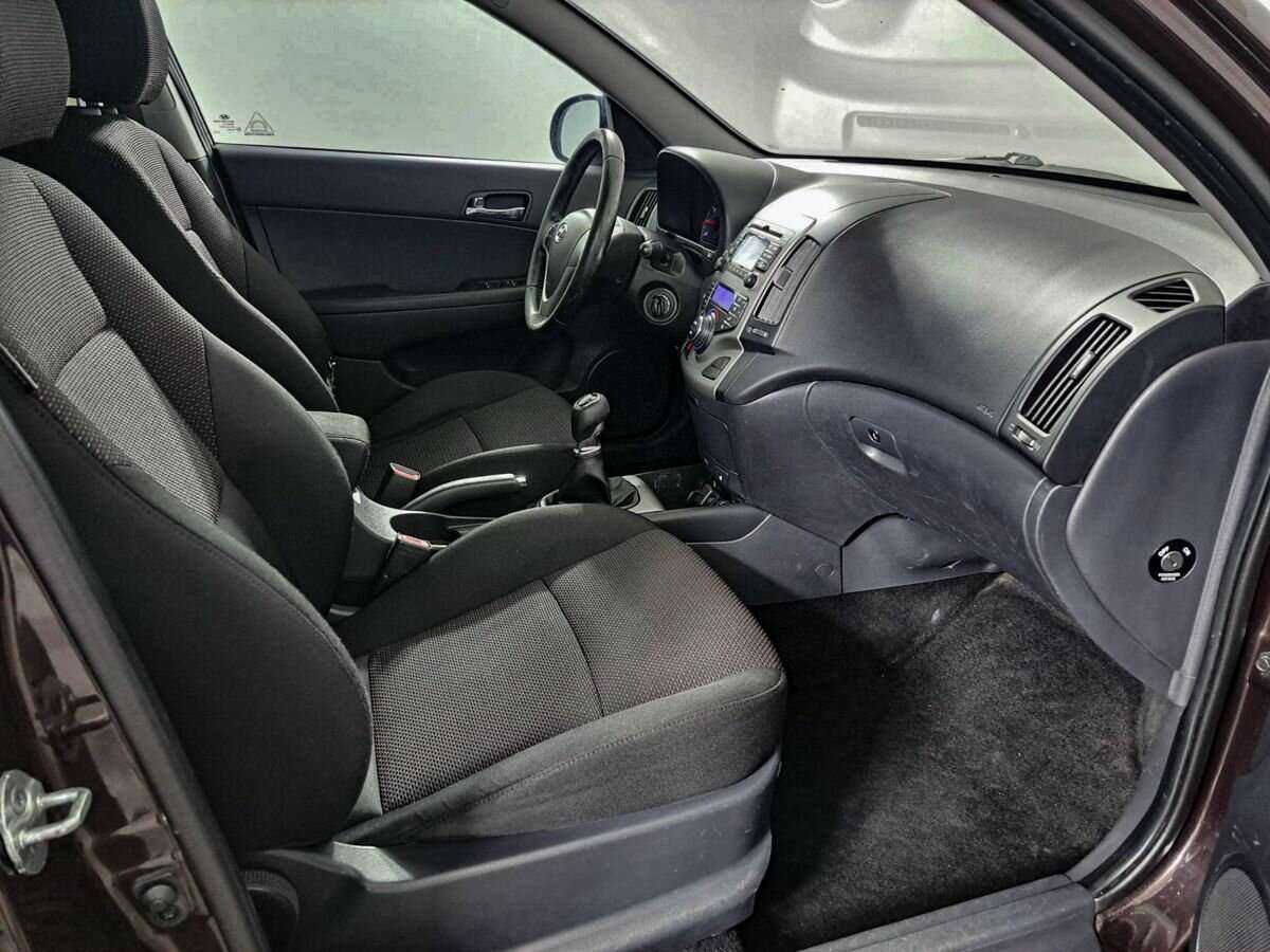 Б/У Хендай ай30 2010 года. Фото: #10