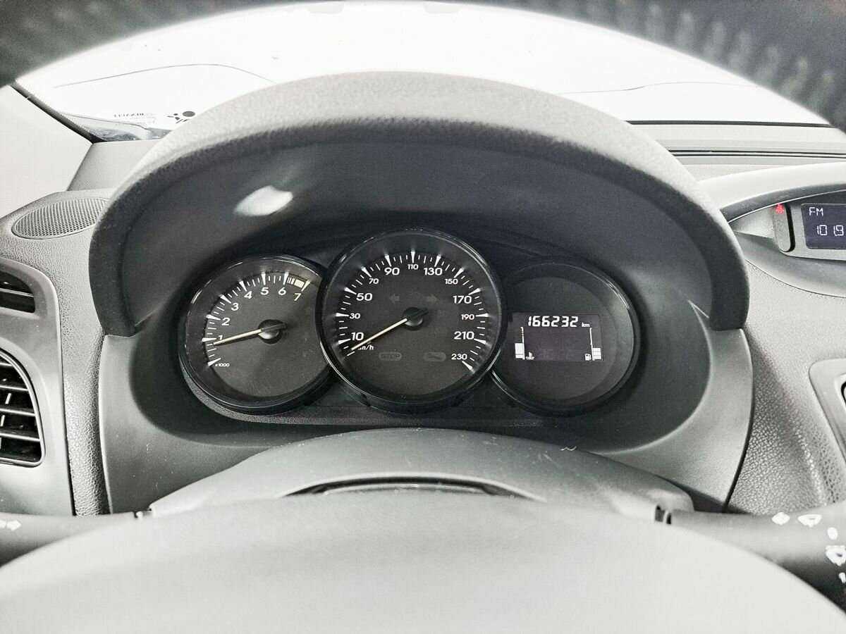 Б/У Рено Флюенс 2012 года. Фото: #10