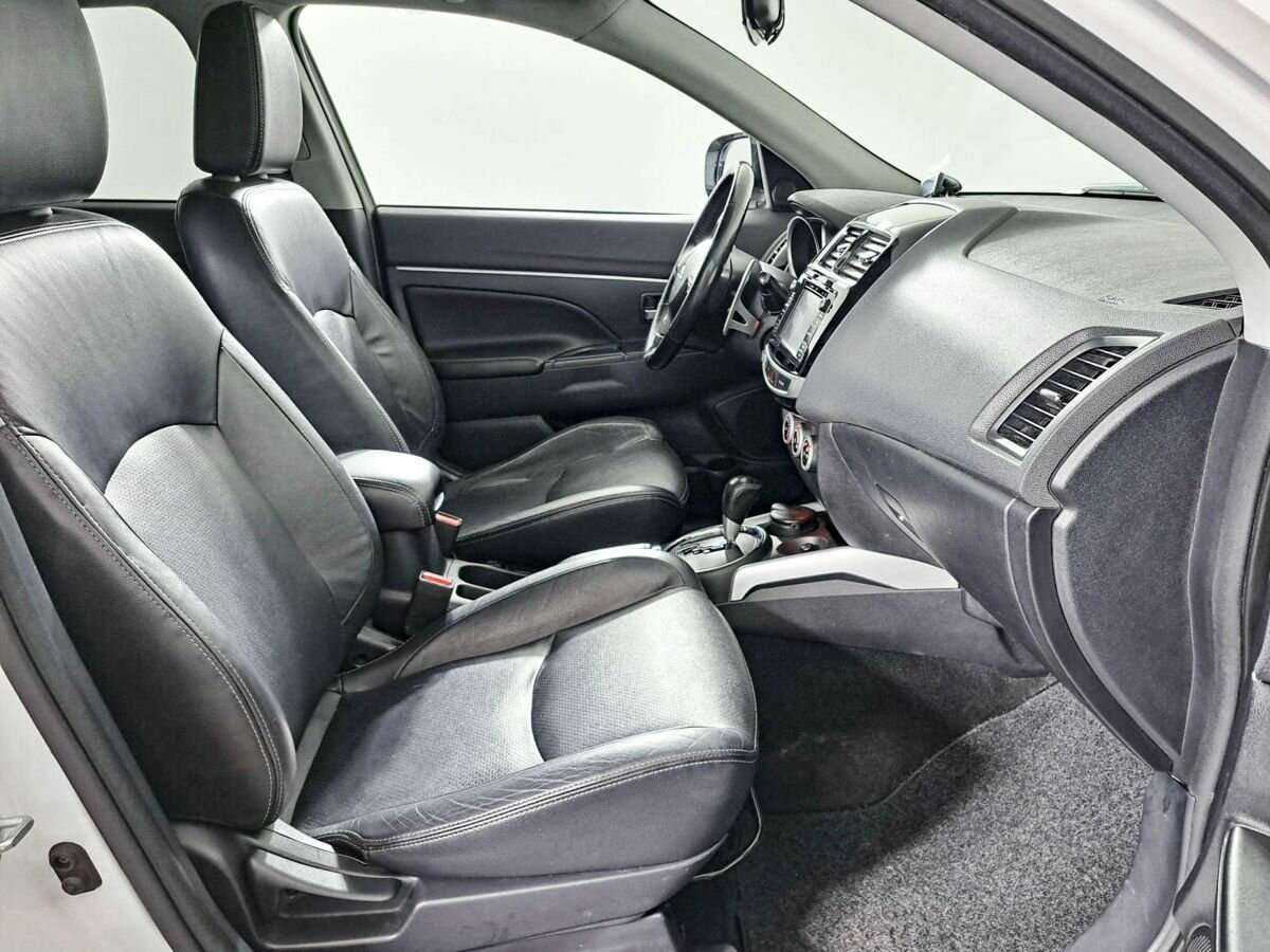 Б/У Митсубиши АС-Икс 2011 года. Фото: #8