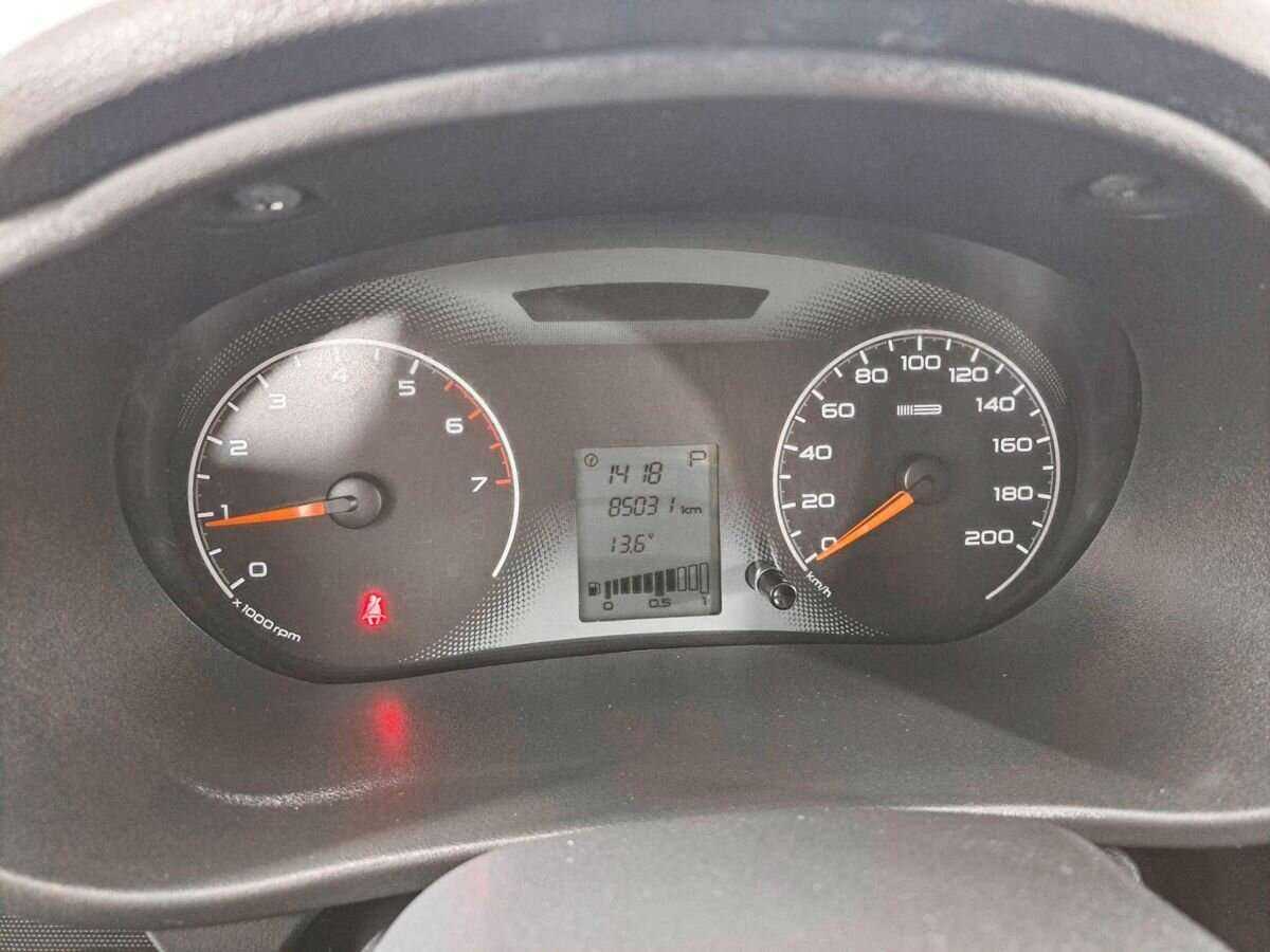 Б/У Лада (ВАЗ) Гранта 2013 года. Фото: #10