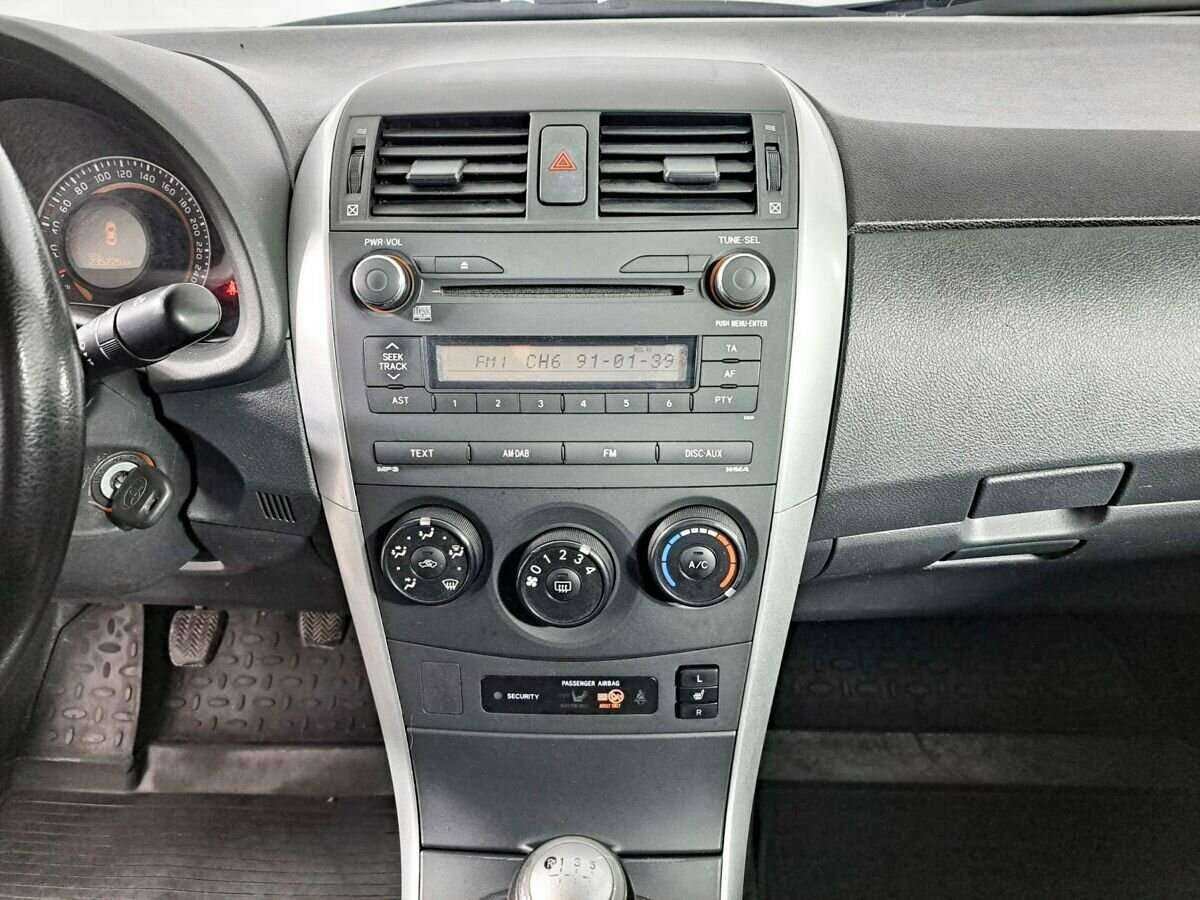 Б/У Тойота Королла 2010 года. Фото: #13