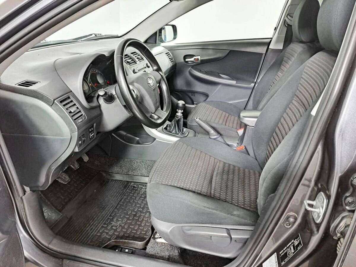 Б/У Тойота Королла 2010 года. Фото: #14