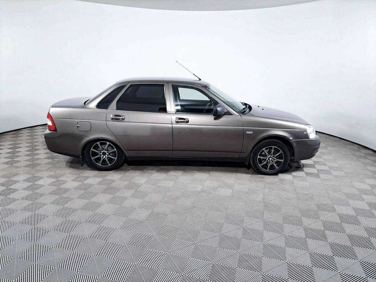 Б/У Лада (ВАЗ) Приора 2017 года. Фото: #3