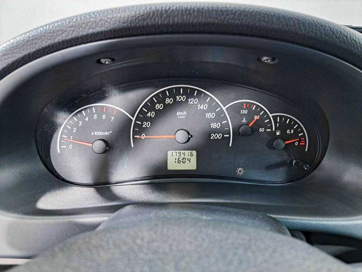 Б/У Лада (ВАЗ) Приора 2010 года. Фото: #10