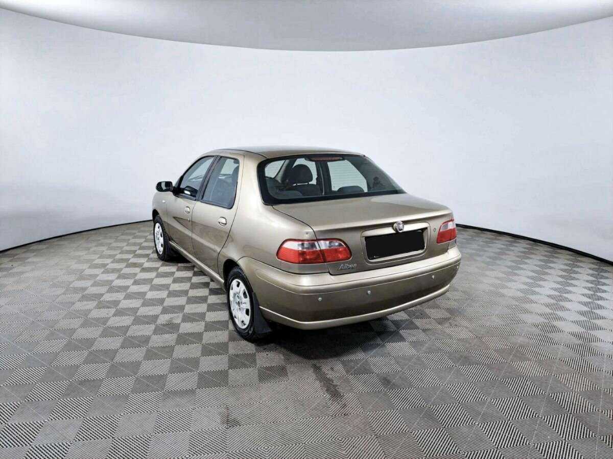 Б/У Фиат Альбеа 2010 года. Фото: #6