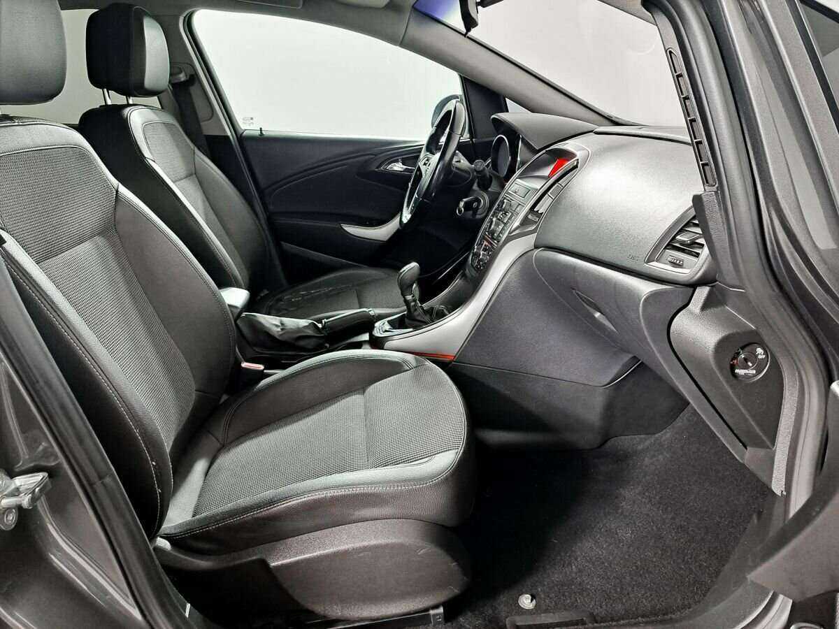 Б/У Опель Астра 2011 года. Фото: #10