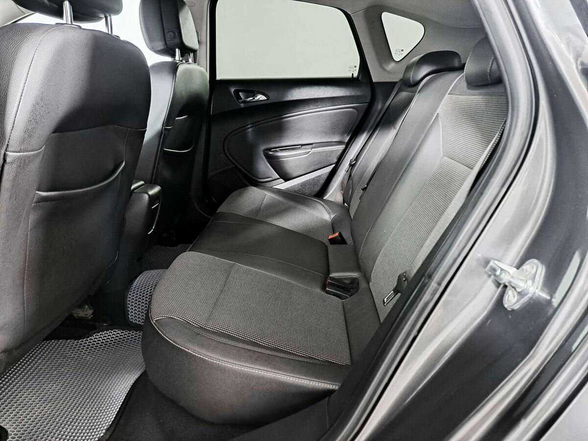 Б/У Опель Астра 2011 года. Фото: #11