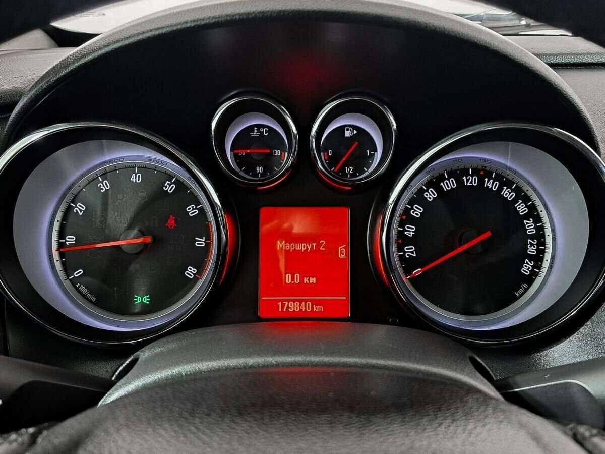 Б/У Опель Астра 2011 года. Фото: #12