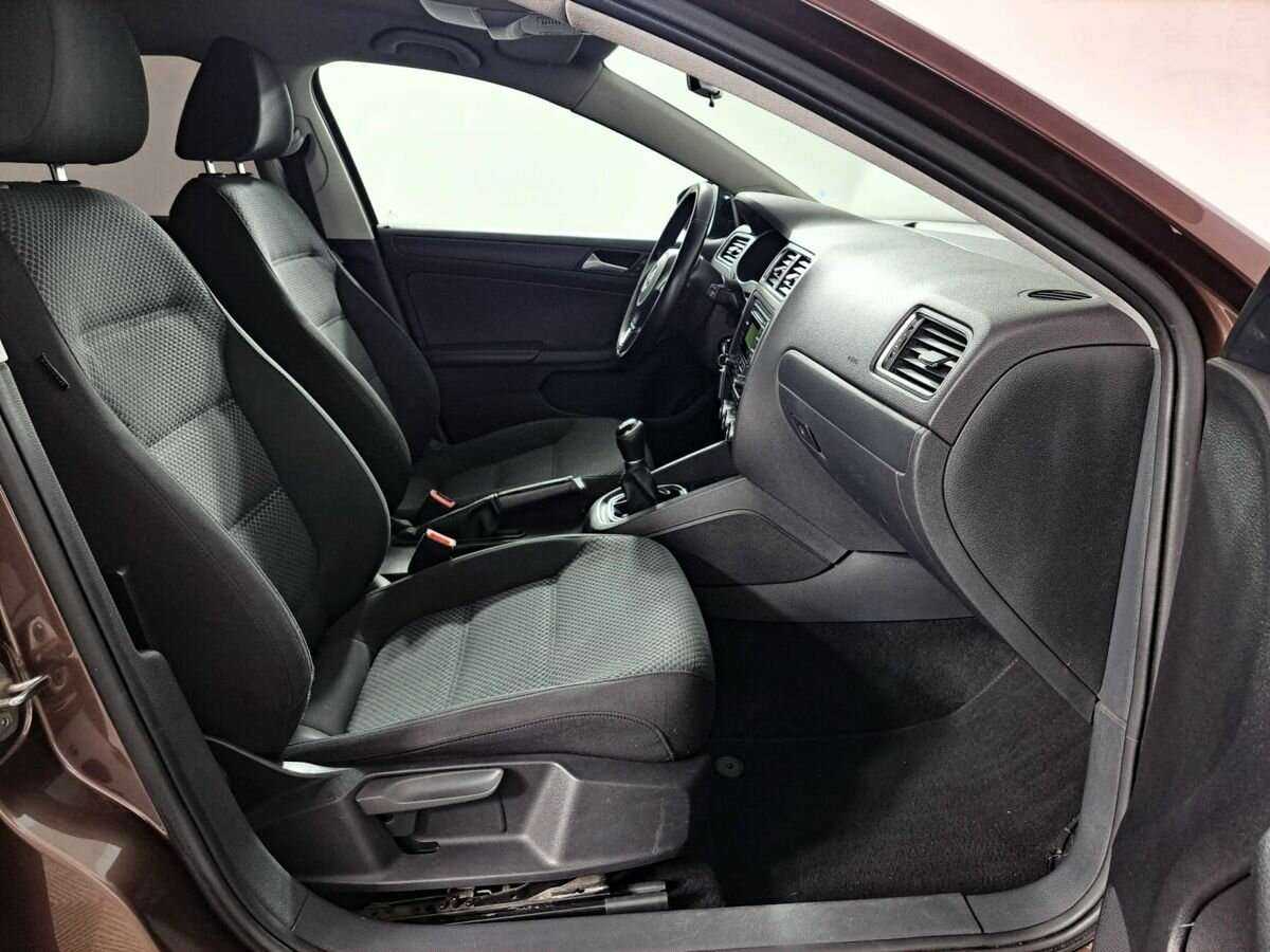 Б/У Фольксваген Джетта 2014 года. Фото: #8