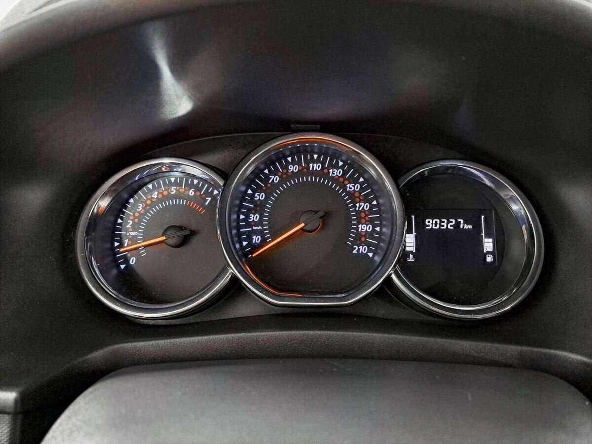 Б/У Рено Логан 2019 года. Фото: #10