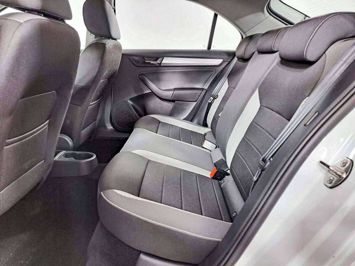 Б/У Шкода Рапид 2018 года. Фото: #8