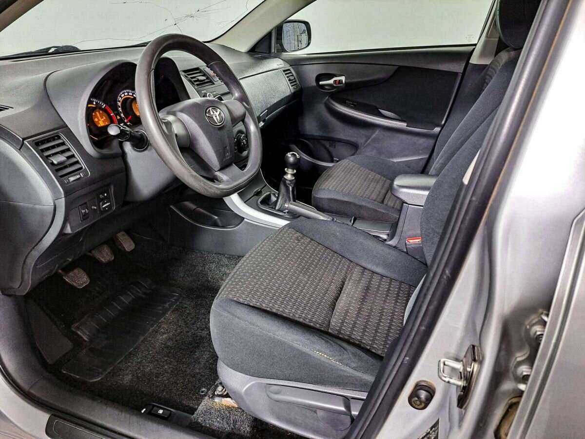 Б/У Тойота Королла 2010 года. Фото: #13