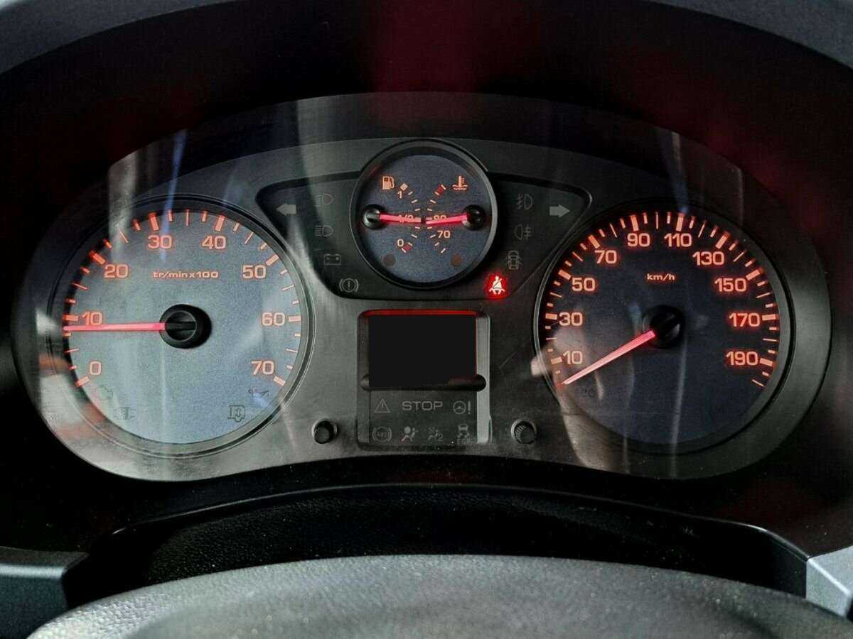 Б/У Пежо Партнер 2012 года. Фото: #12