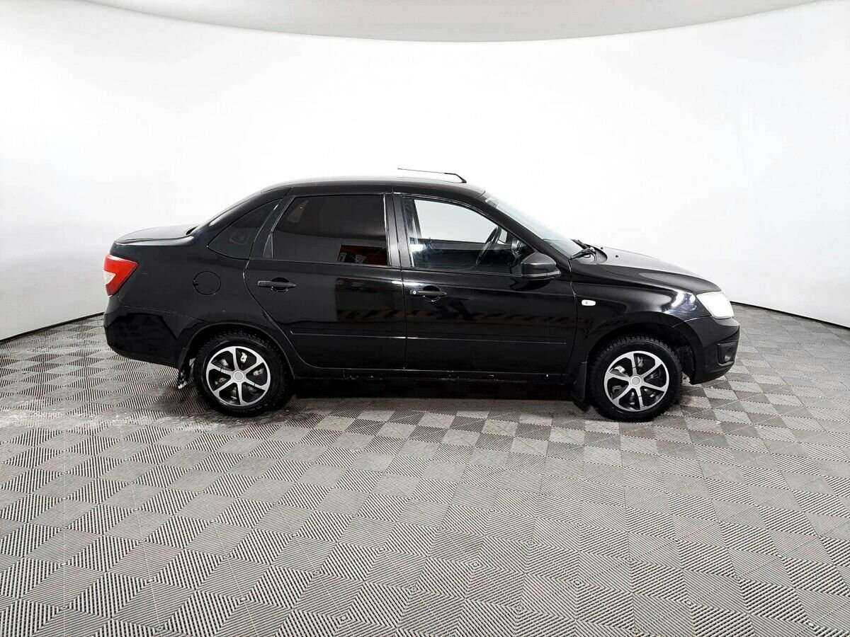 Б/У Лада (ВАЗ) Гранта 2017 года. Фото: #3