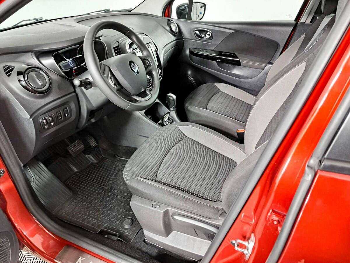 Б/У Рено Каптюр 2019 года. Фото: #13