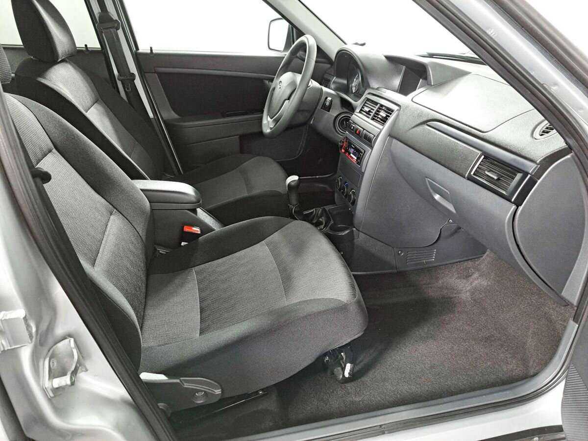 Б/У Лада (ВАЗ) Приора 2017 года. Фото: #8