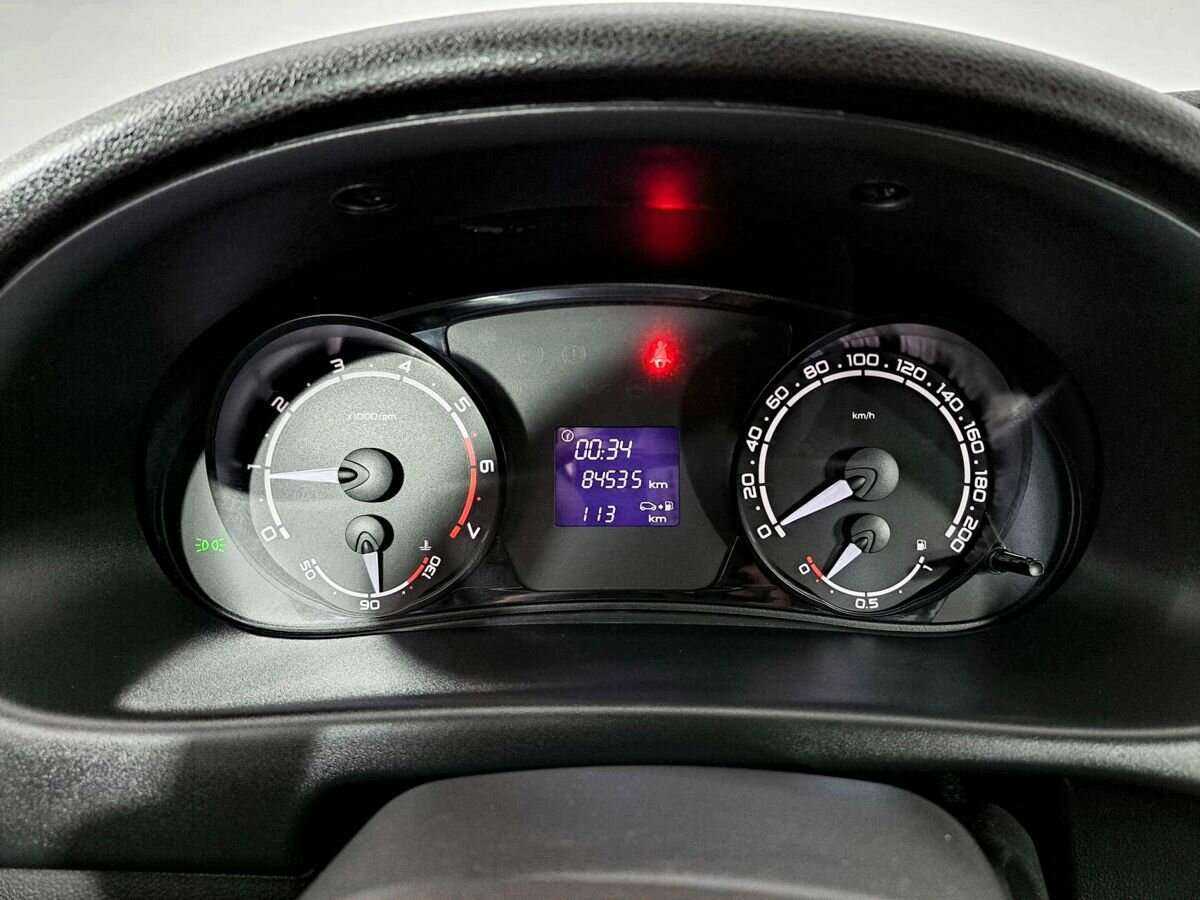 Б/У Лада (ВАЗ) Приора 2017 года. Фото: #10