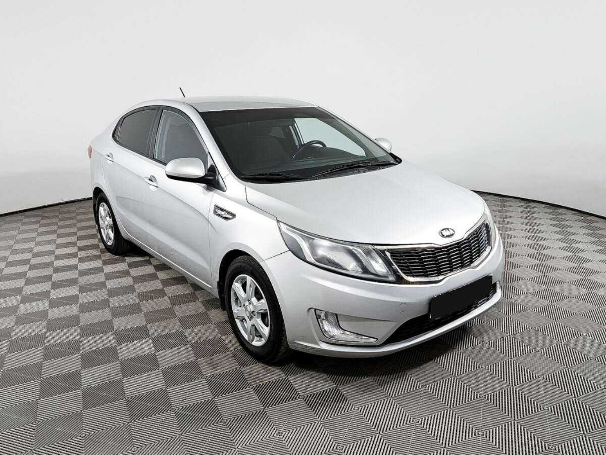 Б/У Киа Рио 2015 года. Фото: #1