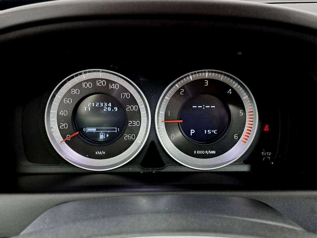 Б/У Вольво ИксЦ60 2012 года. Фото: #12