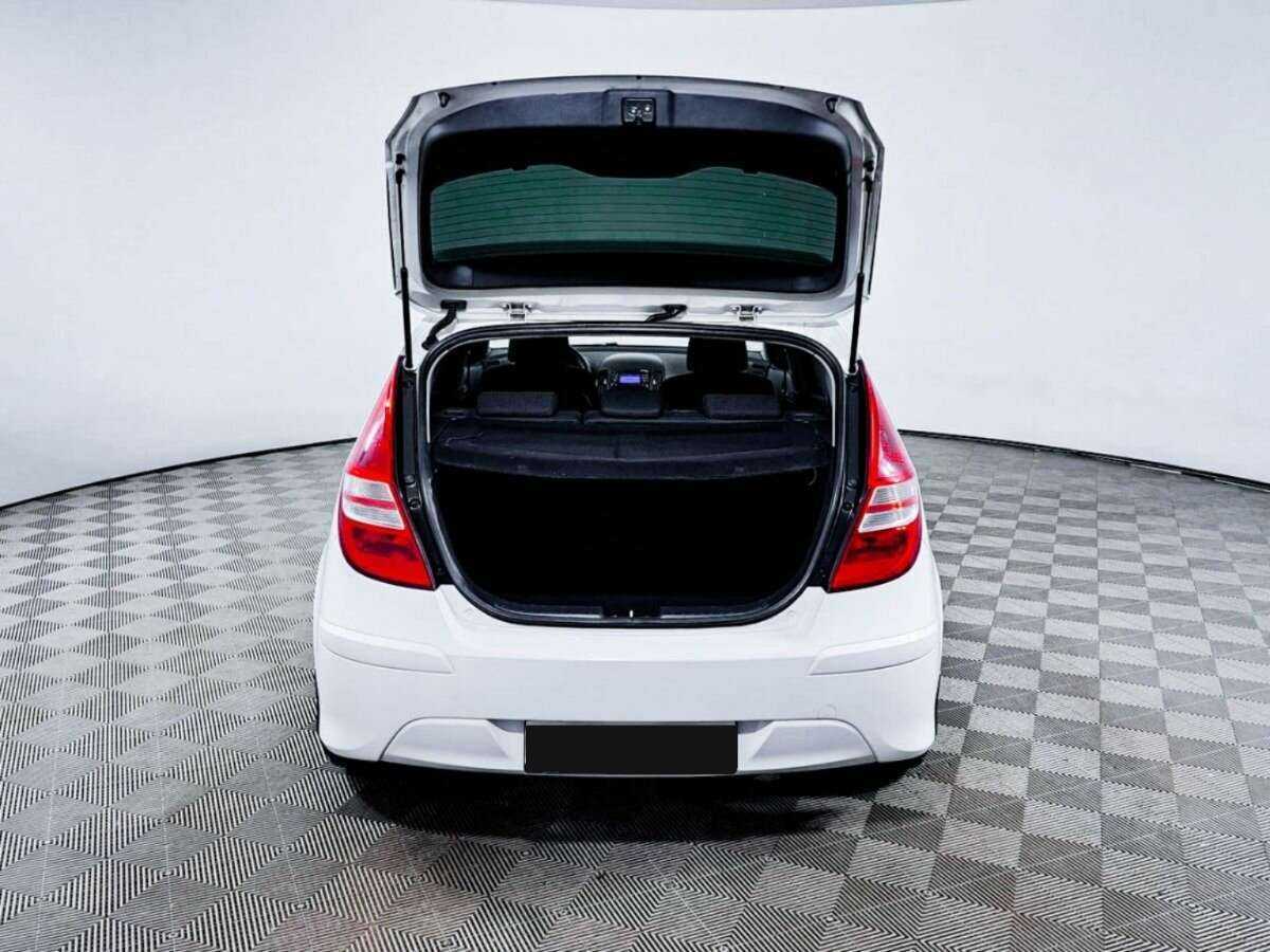 Б/У Хендай ай30 2011 года. Фото: #9