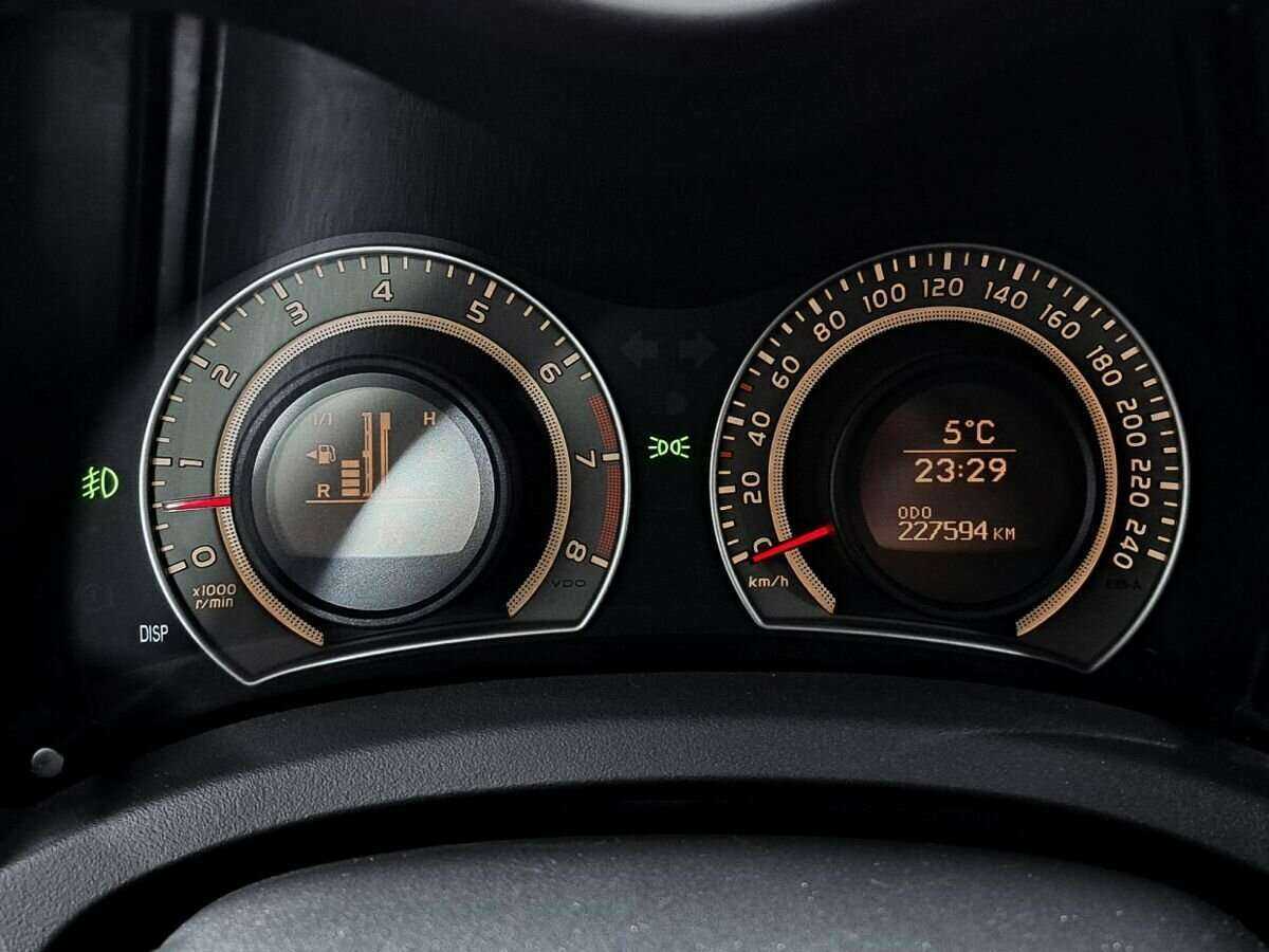 Б/У Тойота Аурис 2008 года. Фото: #10