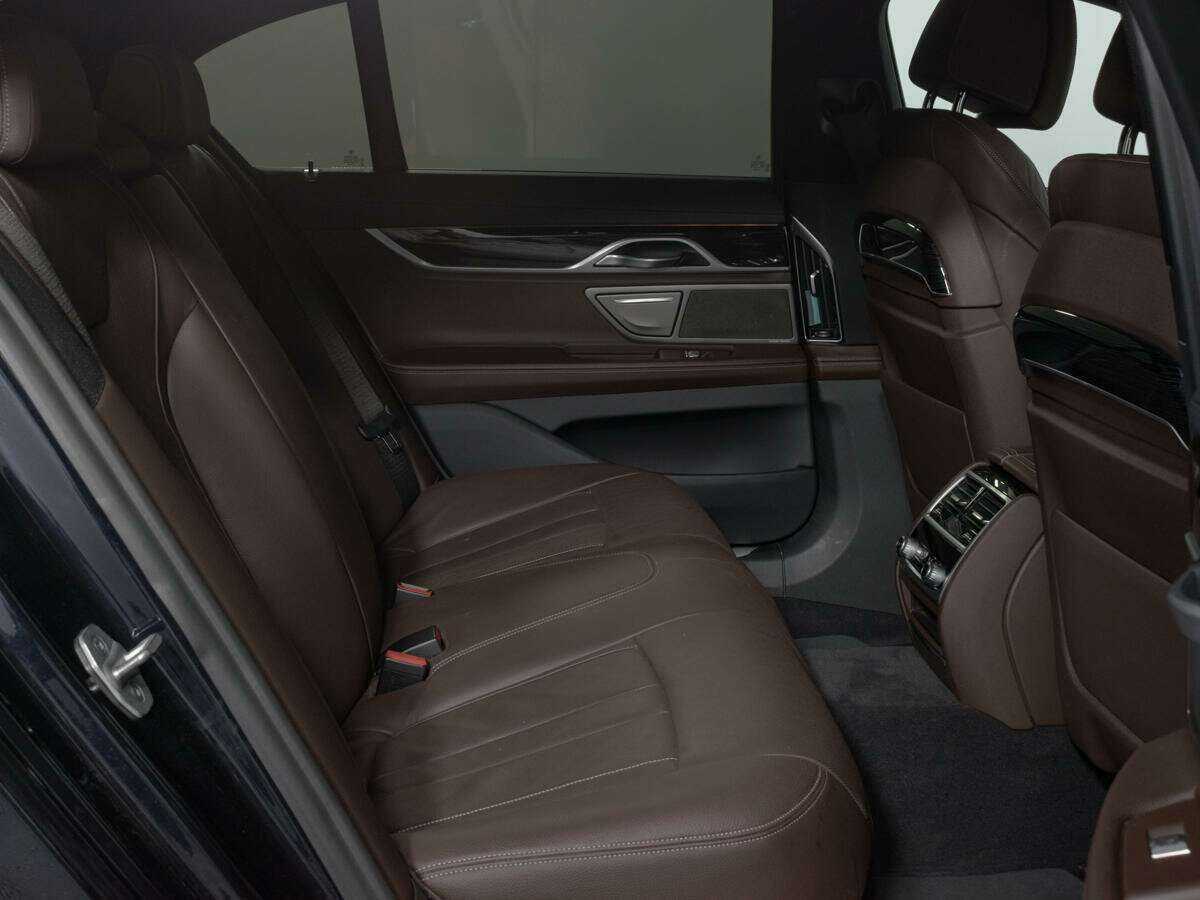 Б/У БМВ 7 серии 2020 года. Фото: #13