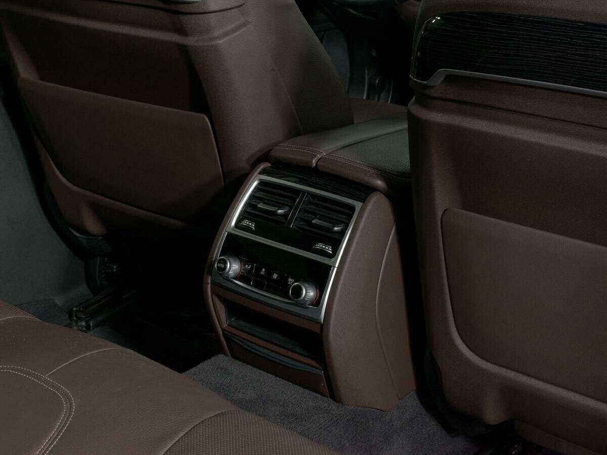 Б/У БМВ 7 серии 2020 года. Фото: #14