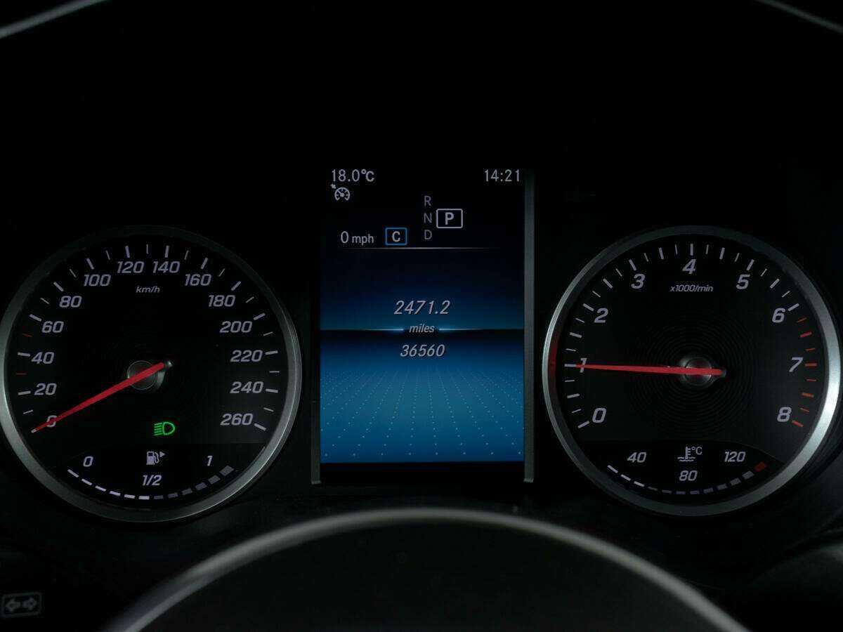 Б/У Мерседес-Бенц ГЛЦ 2021 года. Фото: #10