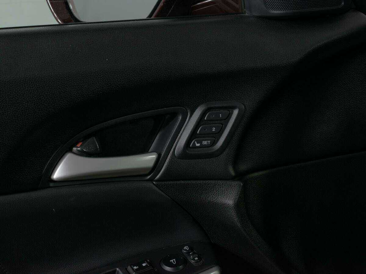 Б/У Хонда Кросстур 2014 года. Фото: #18