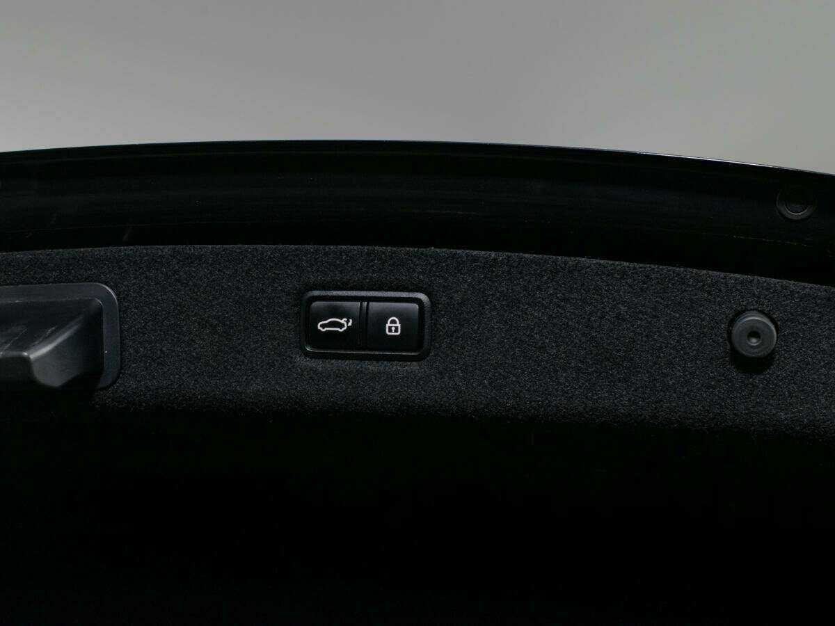 Б/У Генезис Г90 2017 года. Фото: #8